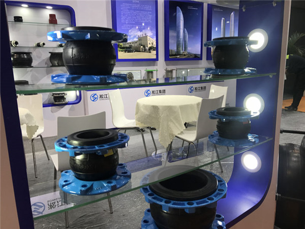 天然橡膠、304法蘭，DN32/DN40/DN50，承壓16kg橡膠接頭